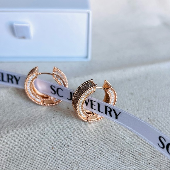 Hoop Earrings 18k Gold Color Luxury Waterproof Jewelry - Picture 5 of 6